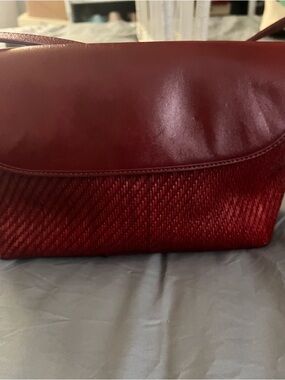 Fossil Women's Red Shoulder Bag - Sleek Leather & Textured Weave